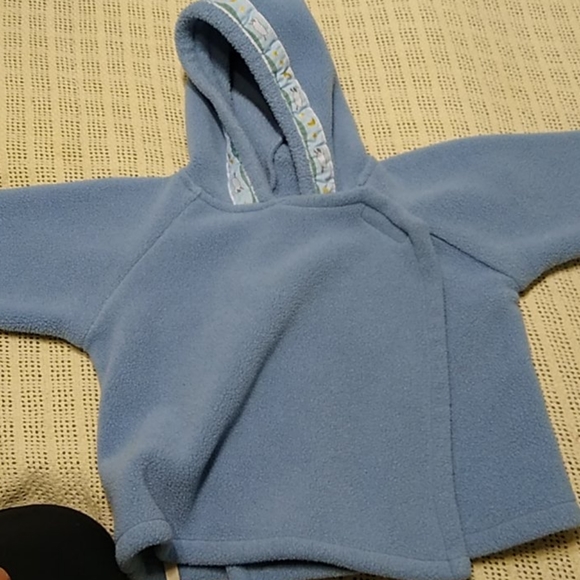 Adorable cherry tree hooded sweater - Picture 1 of 7